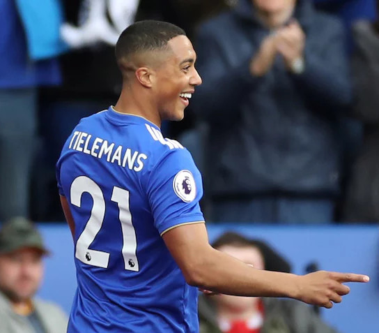  莱斯特城中场蒂勒曼斯远射世界波洞穿曼联球门